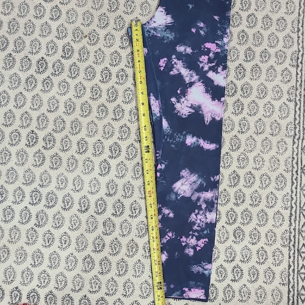 Lululemon Athletica Tie-Dye Leggings in Blue and Pink - Picture 8 of 8